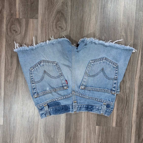 Levis Vintage High Waisted Cut Off Denim Shorts Light Wash Blue Frayed Hem 27 - Picture 2 of 7